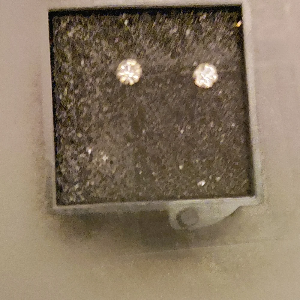 Tiny earings